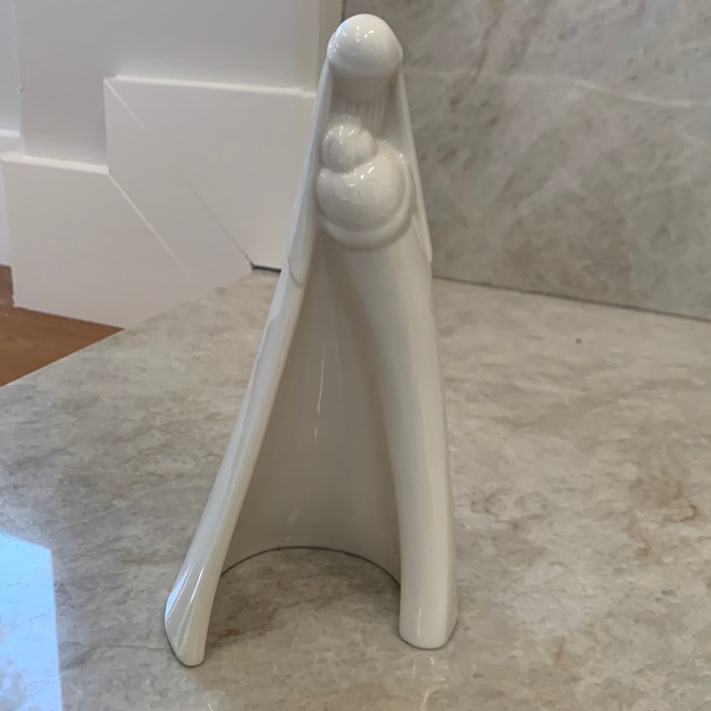 Mary and child nativity figurine by Kim Laurence / white porcelain